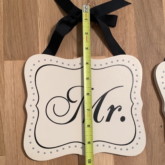 𝅺mr. & Mrs. Wooden Signs - Picture 8 of 11